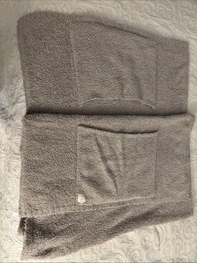 Barefoot Dreams Cozy Body Wrap in gray with pockets